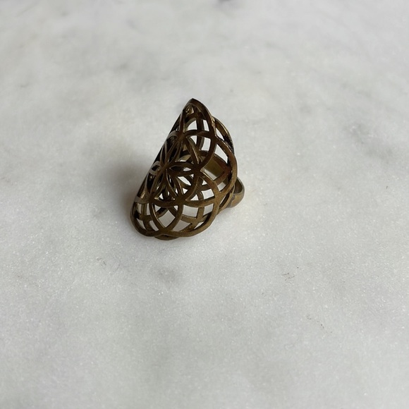 Vintage | Brass Sacred Geometry Ring | 7/8 - Picture 4 of 13